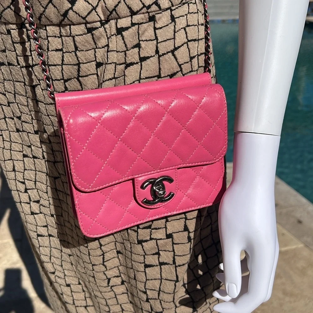 Authentic CHANEL Lambskin Quilted Mini Crossing Flap Pink